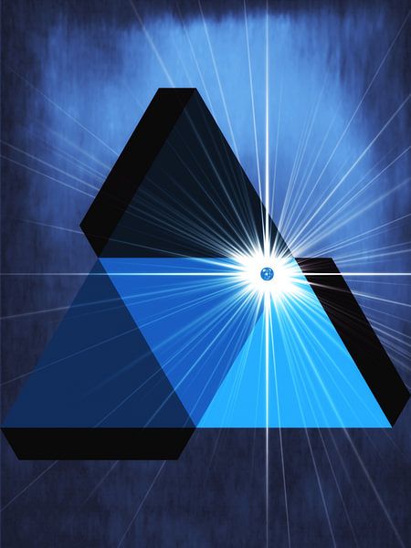 Tetrahedron in the sun by Christine Nöhmeier