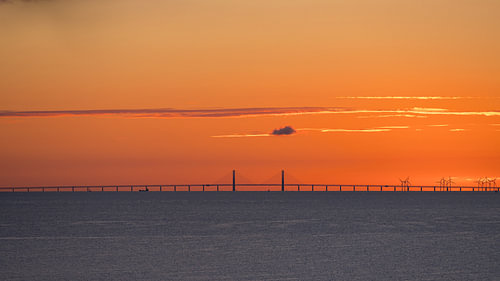 Sonnenaufgang an der Öresundbrücke