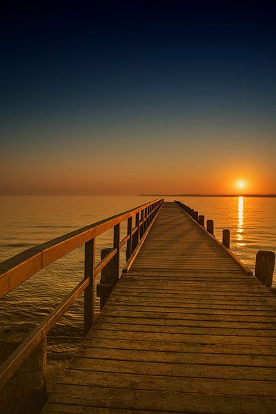 Sunrise by the sea by Thomas Riess