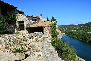 Aiguèze, between history and nature by Frank Photos