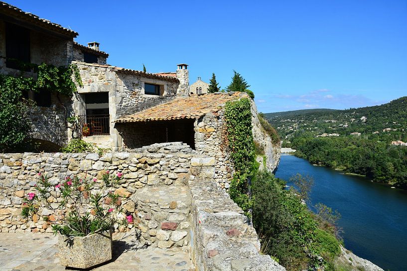 Aiguèze, between history and nature by Frank Photos