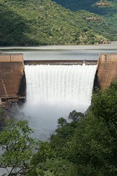 waterval bij de swadinidam zuid afrika van ChrisWillemsen