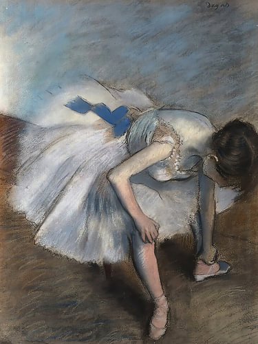 Rastende Ballerina in Blau