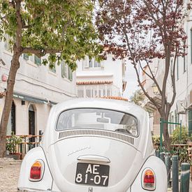 Witte Volkswagen Kever in Cascais - Reisfotografie in Portugal