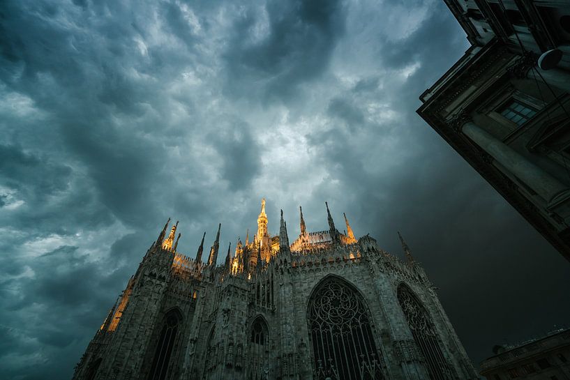 Milan by Hello Pompoyo