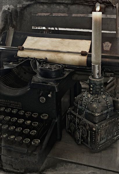 Old typewriter by Anja Volder