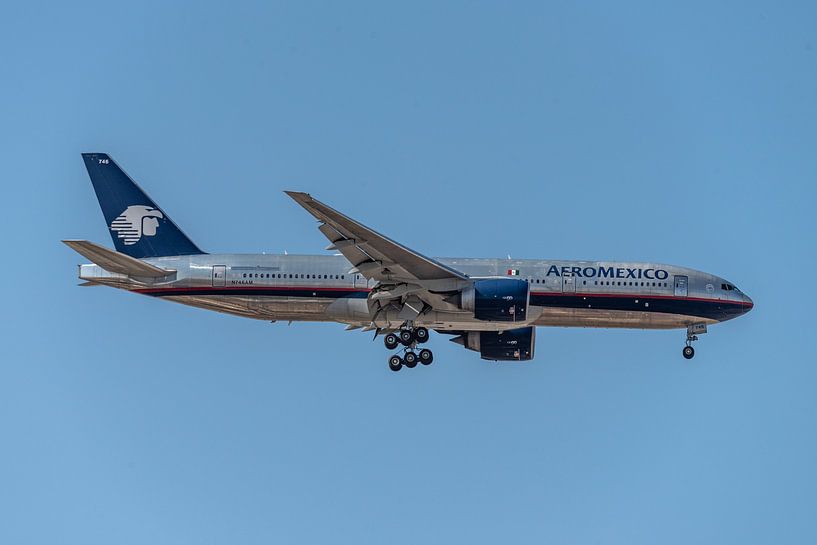 Bare metal Boeing 777 from AeroMexico (N746AM). by Jaap van den Berg