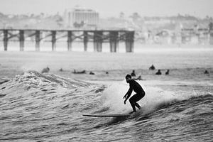 Surfer, Pacific Beach, San Diego, Californië van Siem Clerx