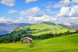 Panorama der Seiser Alm oder Alpe di Siusi in den Dolomiten im Frühling von Sjoerd van der Wal Fotografie
