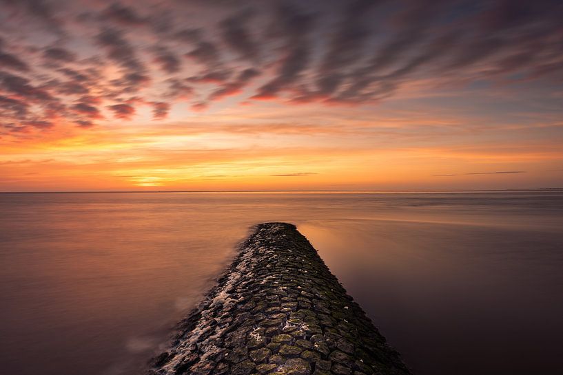 Jetée près de Zurich sur la mer des Wadden avec un magnifique coucher de soleil par KB Design & Photography (Karen Brouwer)