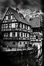Vakwerkhuis in Straatsburg Frankrijk in zwart-wit van Dieter Walther thumbnail
