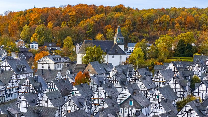 Historisches Freudenberg im Herbst von Henk Meijer Photography