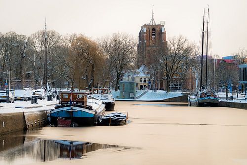 Stimmungsvoller Wintermorgen an der Oldehove in Leeuwarden