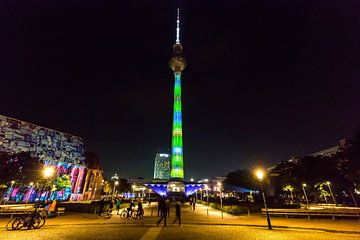 Fernsehturm Berlin mit besonderer Beleuchtung von Frank Herrmann