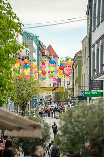 Zomerlantaarns in de voetgangerszone Kempten im Allgäu