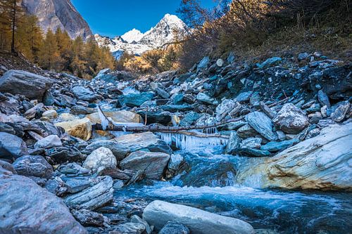 Ködnitzbach in het Ködnitzdal met de Großglockner (3.798 m), Kals