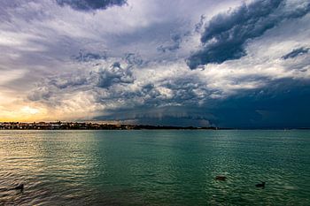 Rollende Wolke über dem Gardasee