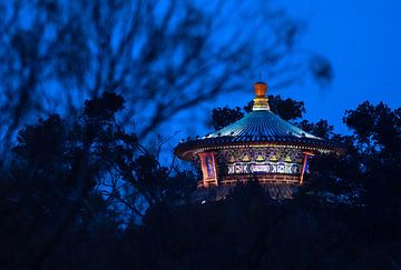 Chinese tempel in de avond - Beijing - China van Chihong