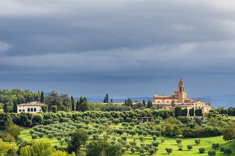 Vue d&#039;une église dans la ville de Sienne en Italie par Rico Ködder