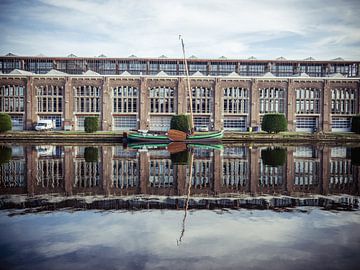 Boat on the quay by Martijn Tilroe