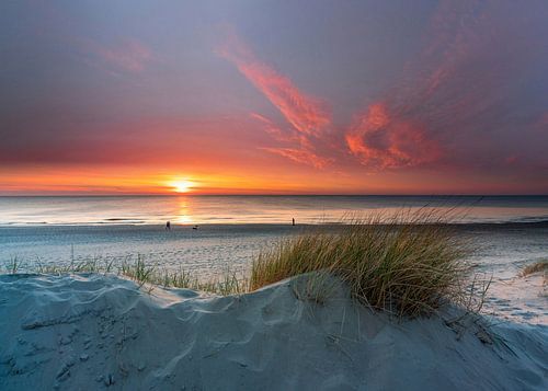 Paal 15 Texel Stranddünen und Strandhafer schöner Sonnenuntergang von Texel360Fotografie Richard Heerschap