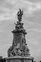 Statue near Buckingham Palace