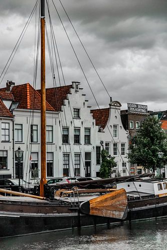Der Stadtkanal von Zwolle mit den schönen Hausbooten, die hier vor Anker liegen.