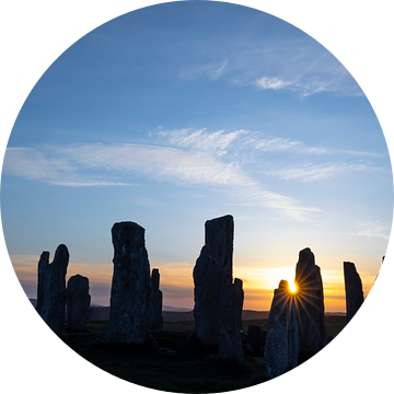 Standing Stones bij zonsondergang op het Schotse eiland Lewis van Rob IJsselstein