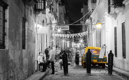Nighttime in cuban street, Havanna