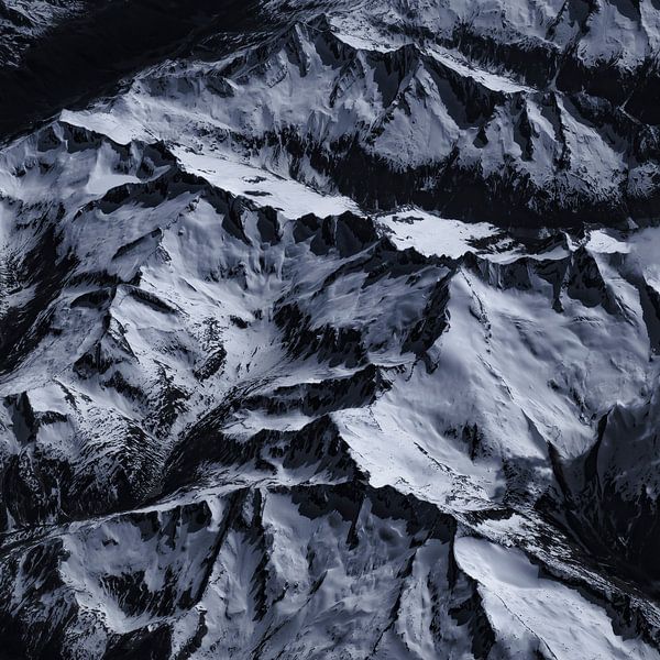DARK ALPS 1-17 B von WILDLIGHT PHOTOGRAPHY