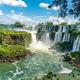 De beroemde Iguazu Watervallen in Zuid Amerika van Ivo de Rooij