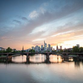 Skyline in the sunset Reflection in Frankfurt by Fotos by Jan Wehnert