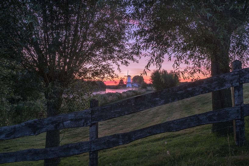 Windmill De Vlinder on the river Linge in the Betuwe by Moetwil en van Dijk - Fotografie