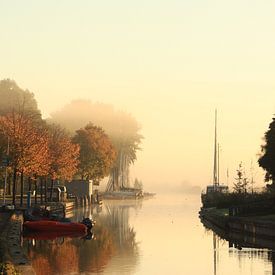 The river Luts in the early morning hours in Balk Friesland by Fotografie Sybrandy