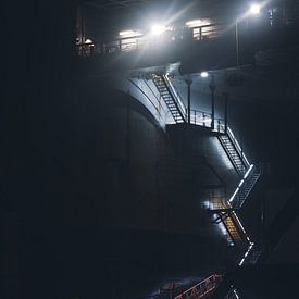 Die Treppe zur Dunkelheit von Photo_Minuscule