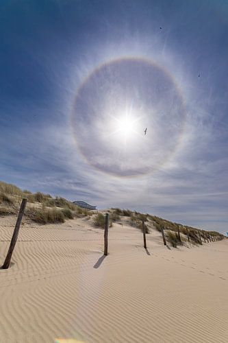Halo boven het strand