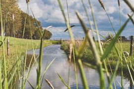 View along the Dutch dike by Fotografiecor .nl