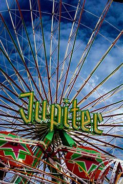 Concept funfair : The Ferris wheel at a funfair van Michael Nägele