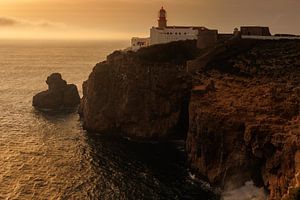 Goldener Sonnenuntergang am Cabo de São Vicente an der Algarve