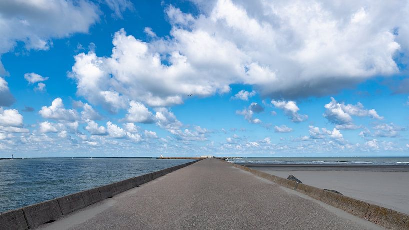 Wolken über dem Nordpier von Arno van der Poel