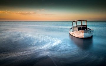 shipwreck HDR style by Johan Strijckers