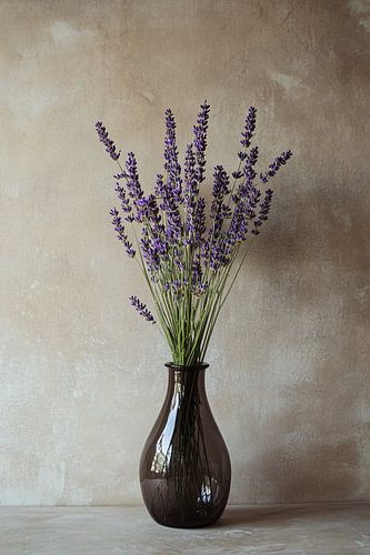 Lavande dans un vase sombre