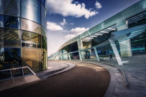 Het NS station van Arnhem met wolken