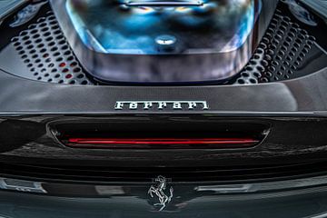 Détail de la Ferrari SF90 Stradale sur Bas Fransen