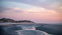 Zonsondergang met wolken bij Paal 7 op het strand van Terschelling  No. 1