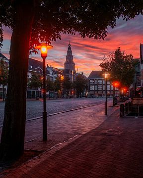 Zonsopgang Vismarkt met Martinitoren, Groningen van Harmen van der Vaart