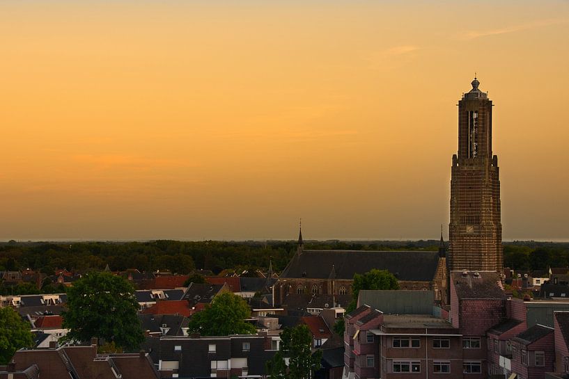 Quand le ciel se colore au lever du soleil dans la ville de Weert par Jolanda de Jong-Jansen