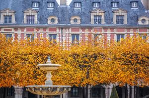Herbst am Place des Vosges, Paris