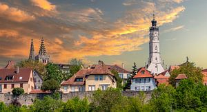 alte Rathaus mit Altstadt von der Stadt Rothenburg ob der Tauber in Bayern Deutschland an
