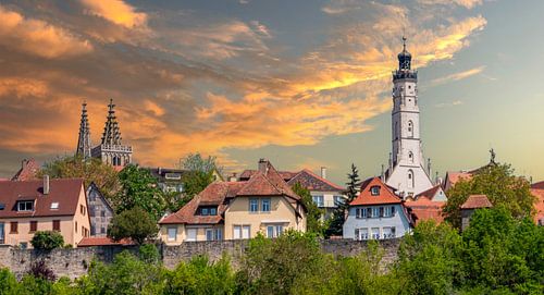 oud stadhuis met oude stadskern van de stad Rothenburg ob der Tauber in Beieren Duitsland op